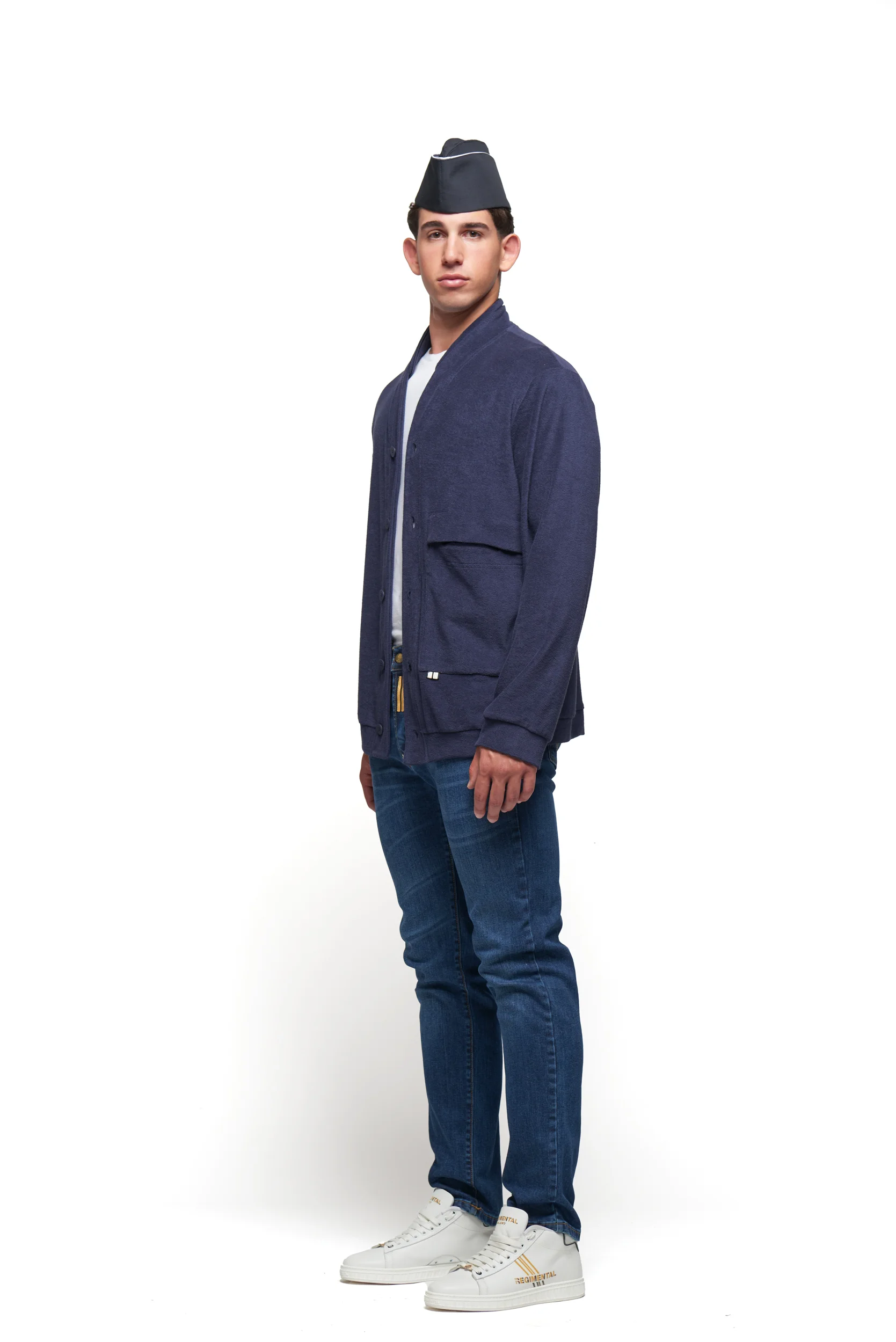 Uomo con cardigan Regimental Milano C-Orient blu – comfort sartoriale made in Italy