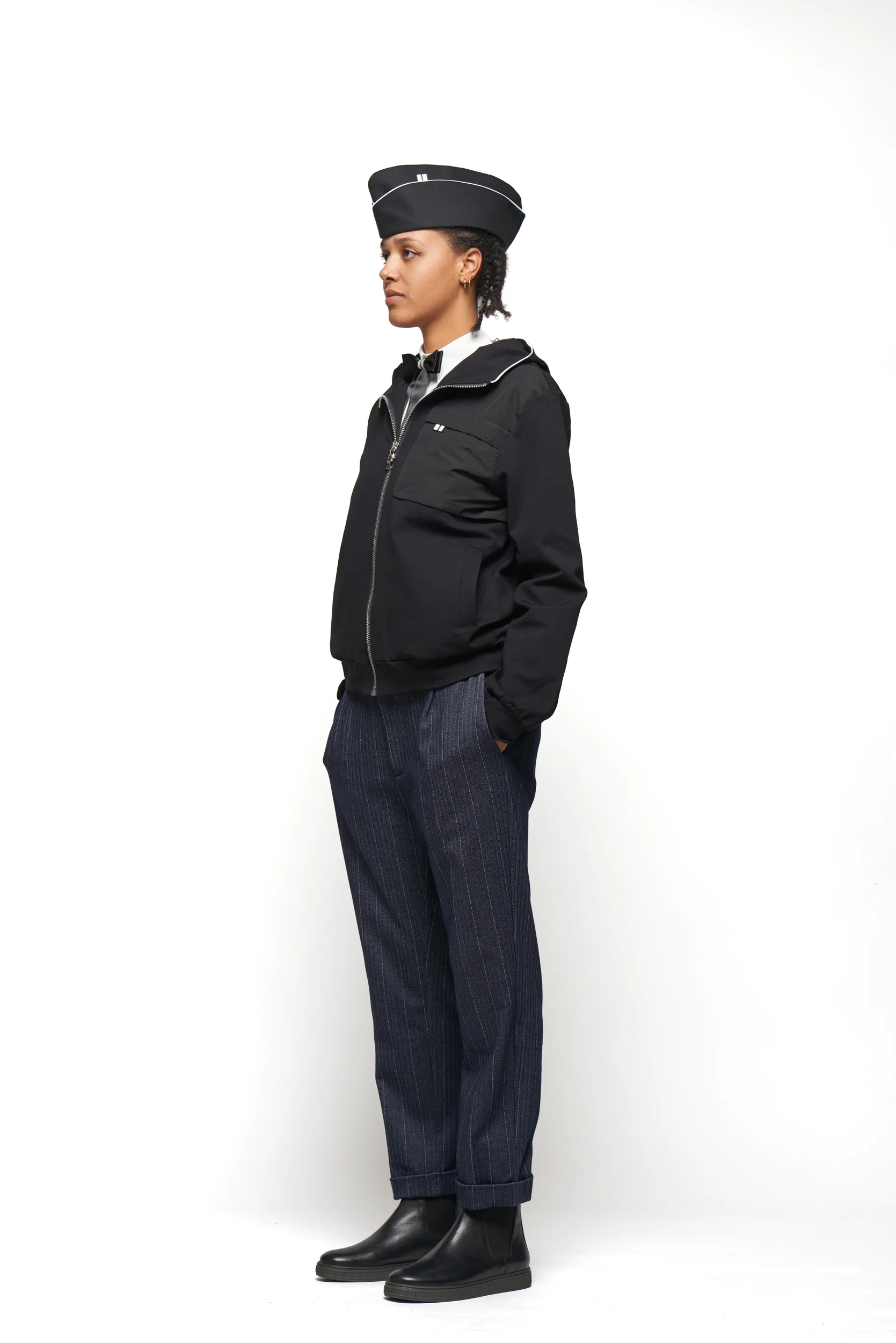 Donna con hoodie zip Regimental Milano H-Zip Tecno nero – urban glamour made in Italy